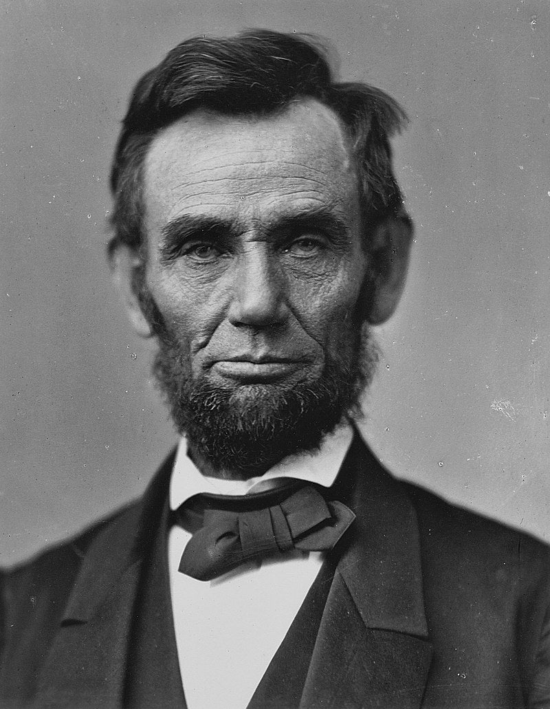Bust of Abraham Lincoln – A Tribute to Leadership and Unity