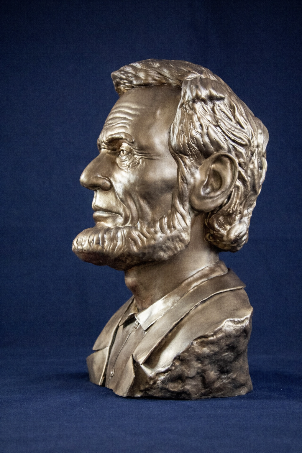 Bust of Abraham Lincoln – A Tribute to Leadership and Unity