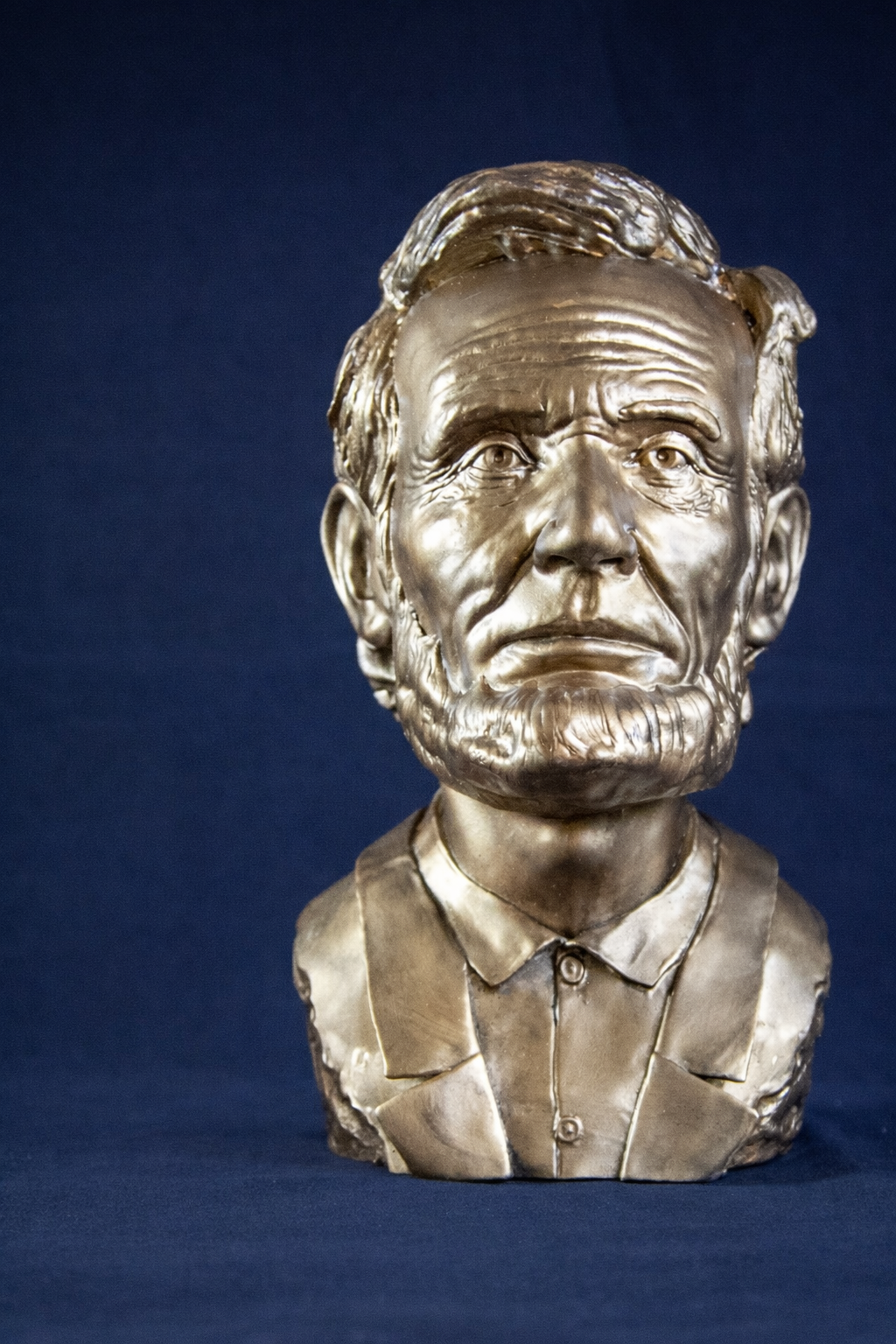 Bust of Abraham Lincoln – A Tribute to Leadership and Unity